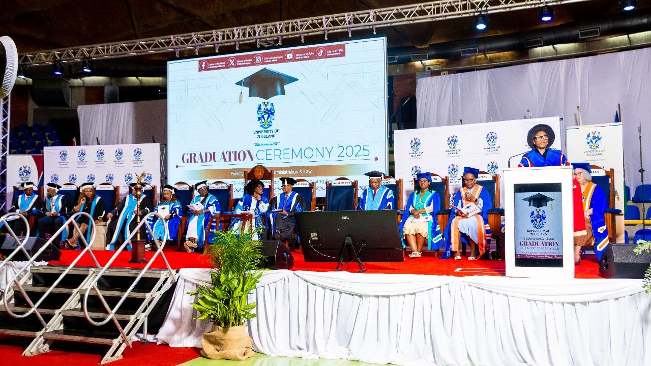 Unizul Graduation Dr1