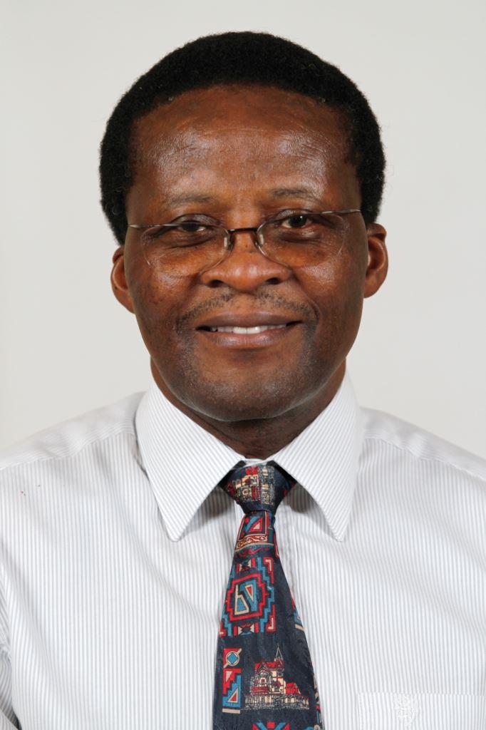 Minister Kubayi-Ngubane pays tribute to the late Prof. Tyobeka