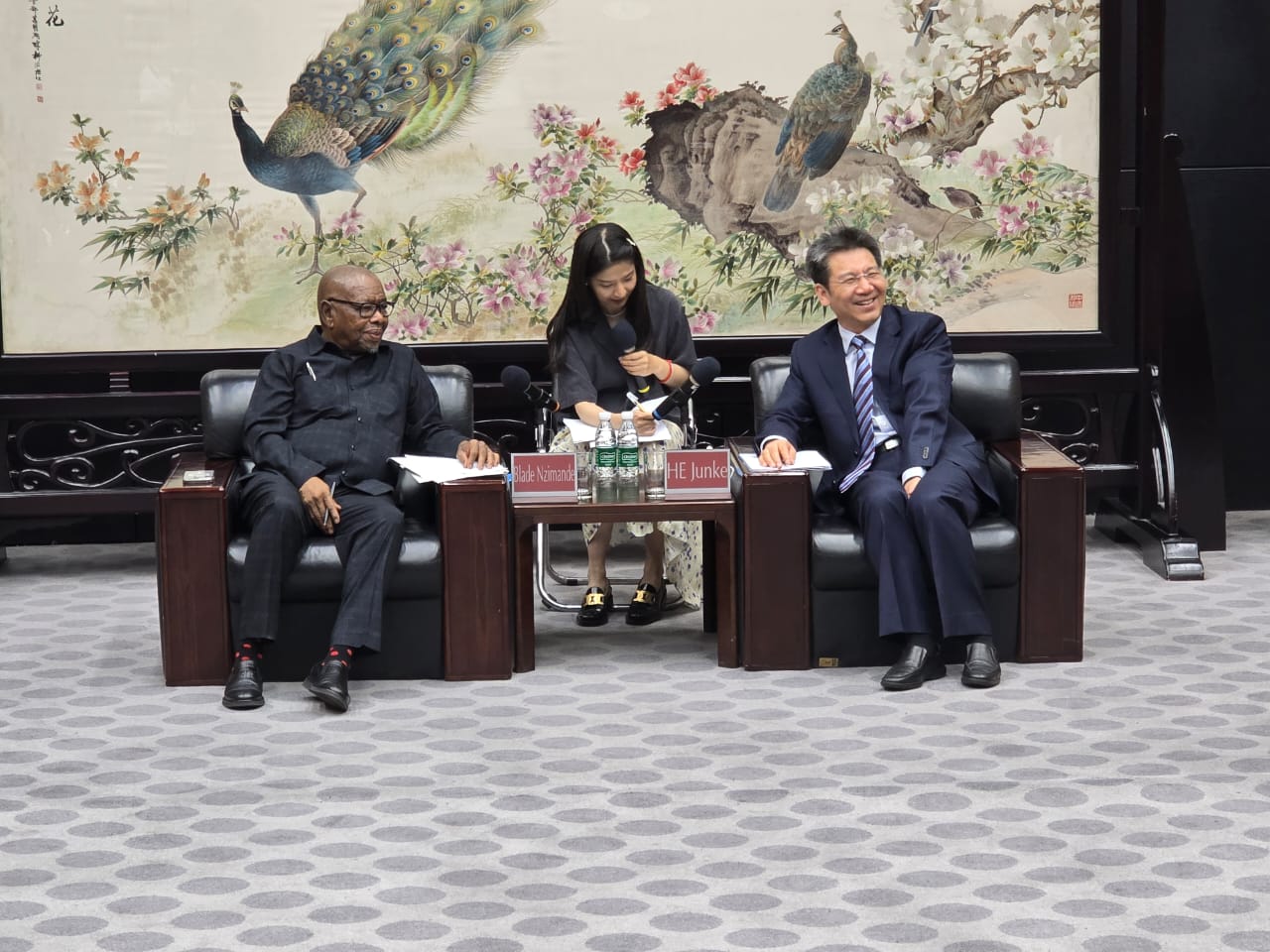Minister Nzimande meets the Chinese association for science and technology and the Chinese Academy of Social Sciences