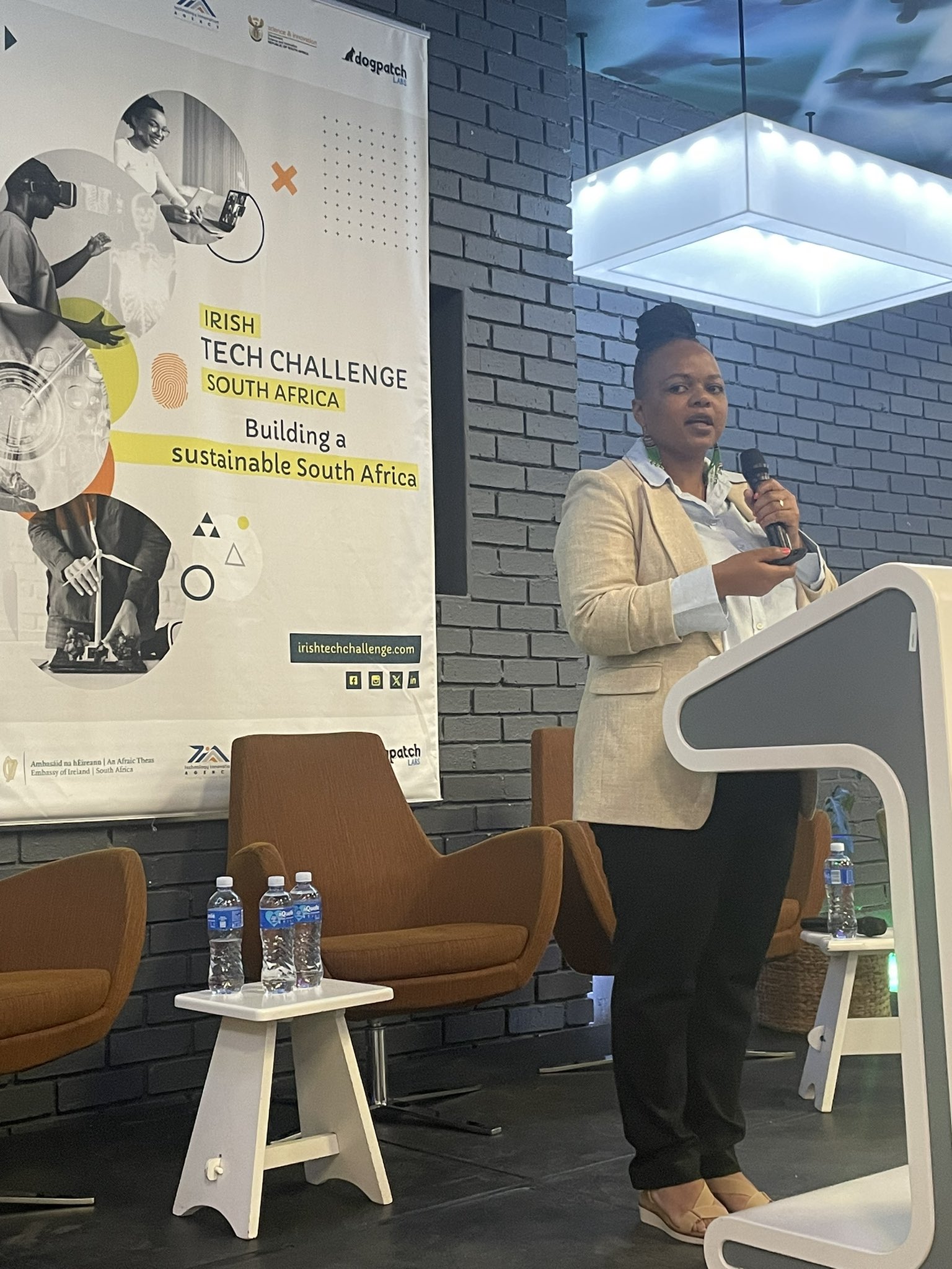 Innovative entrepreneurs win €10 000 and a curated networking tour to Ireland