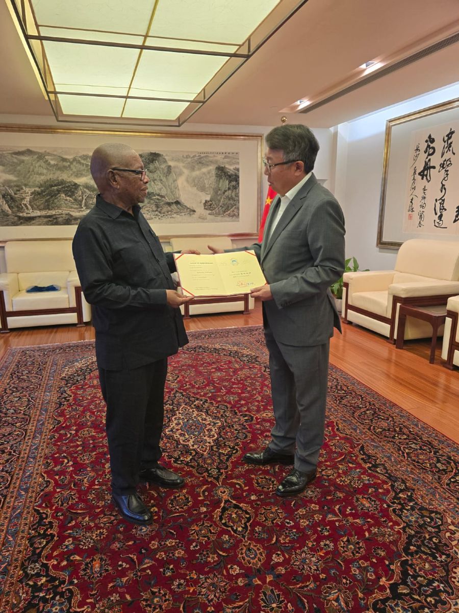 Congratulations to Minister Nzimande on being conferred with the title of Honorary Professor by the South China University of Technology