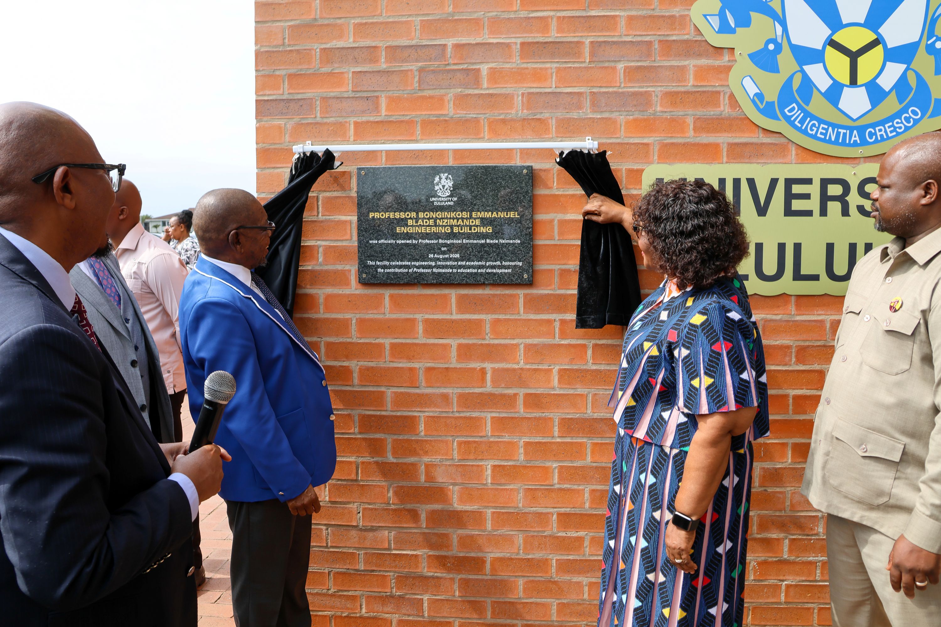 THE UNIVERSITY OF ZULULAND HONOURS MINISTER BLADE NZIMANDE