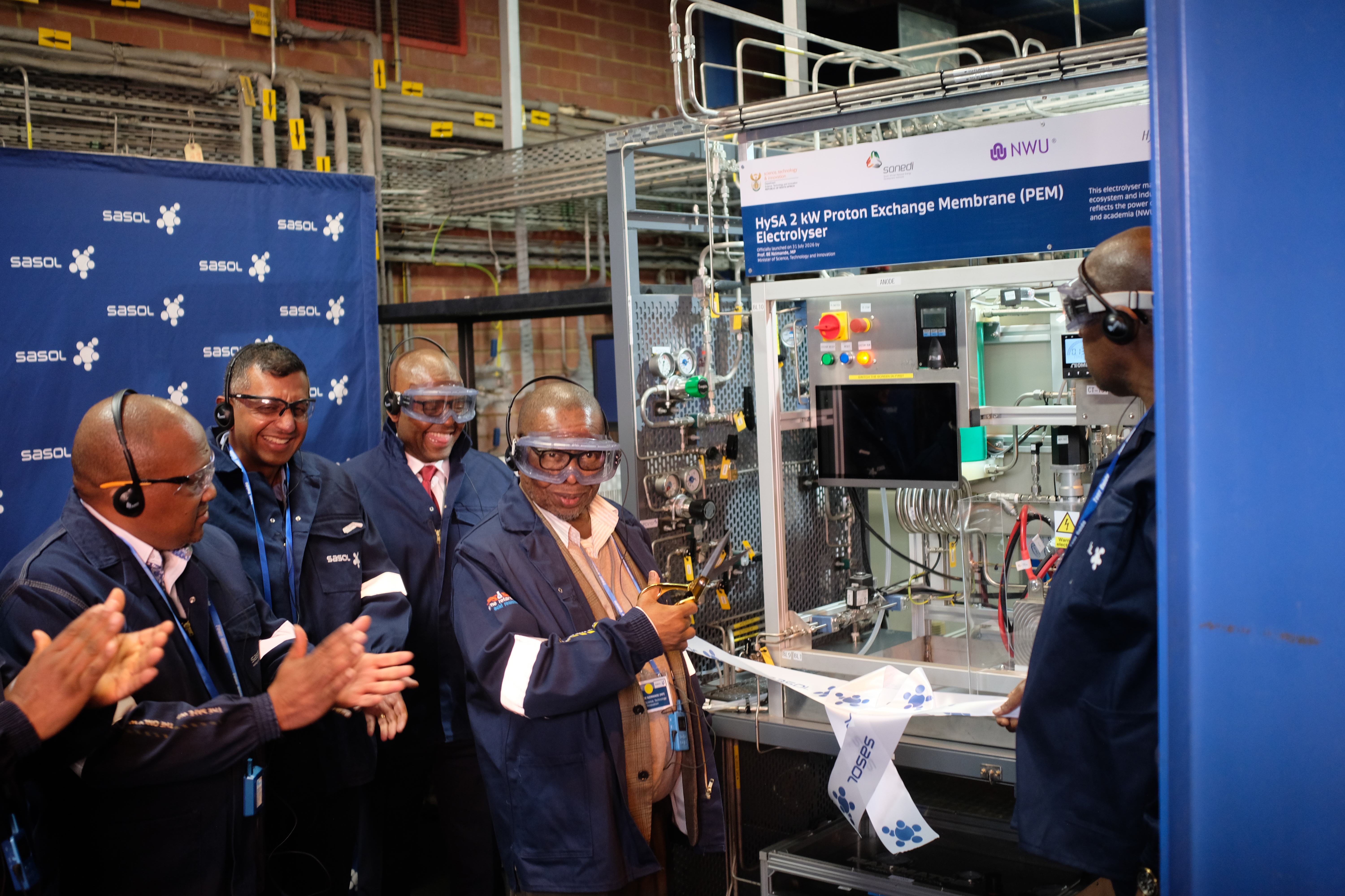 Minister Nzimande Launches 2kW PEM Electrolyser System to Advance South Africa's Green Hydrogen Innovation Agenda